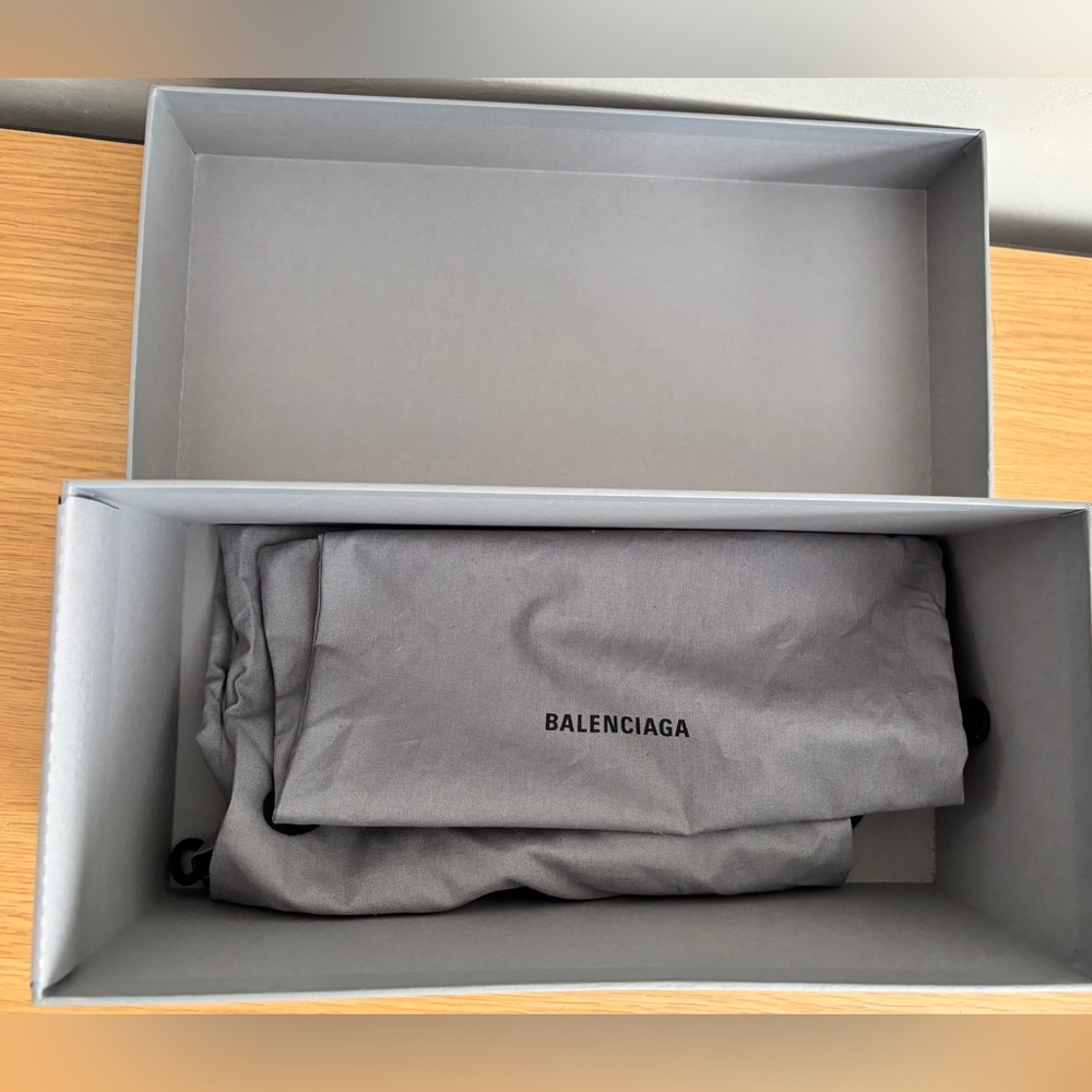 Balenciaga Shoe box with duster bags